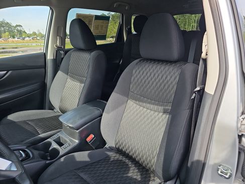 Used 2019 Nissan Rogue S w/ Special Edition Package image 15