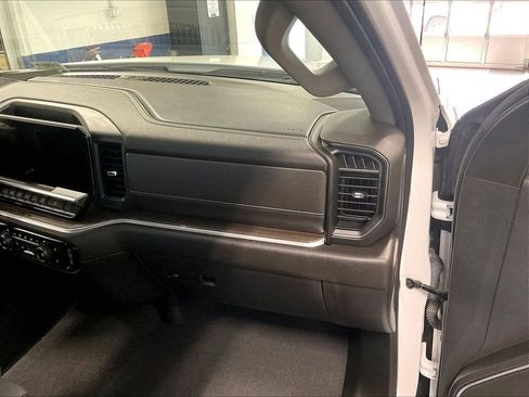 Used 2022 Chevrolet Silverado 1500 RST w/ Z71 Off-Road Package AWD/4WD image 13