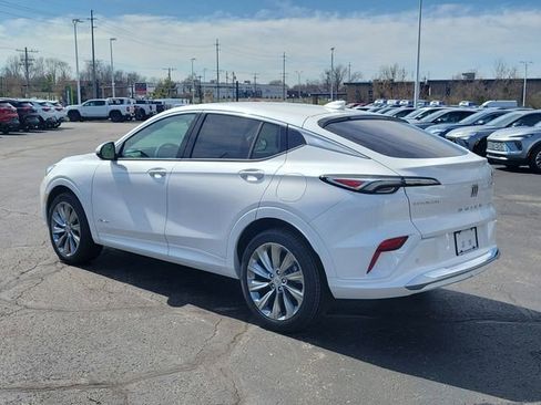 New 2026 Buick Envista Avenir image 3