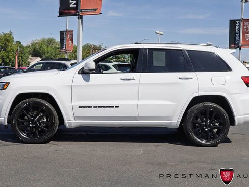 Used 2022 Jeep Grand Cherokee Laredo X AWD/4WD image 13