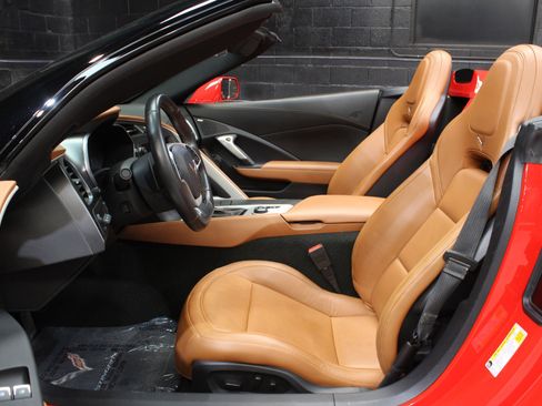 Used 2019 Chevrolet Corvette Stingray Convertible w/ 2LT Preferred Equipment Group image 39