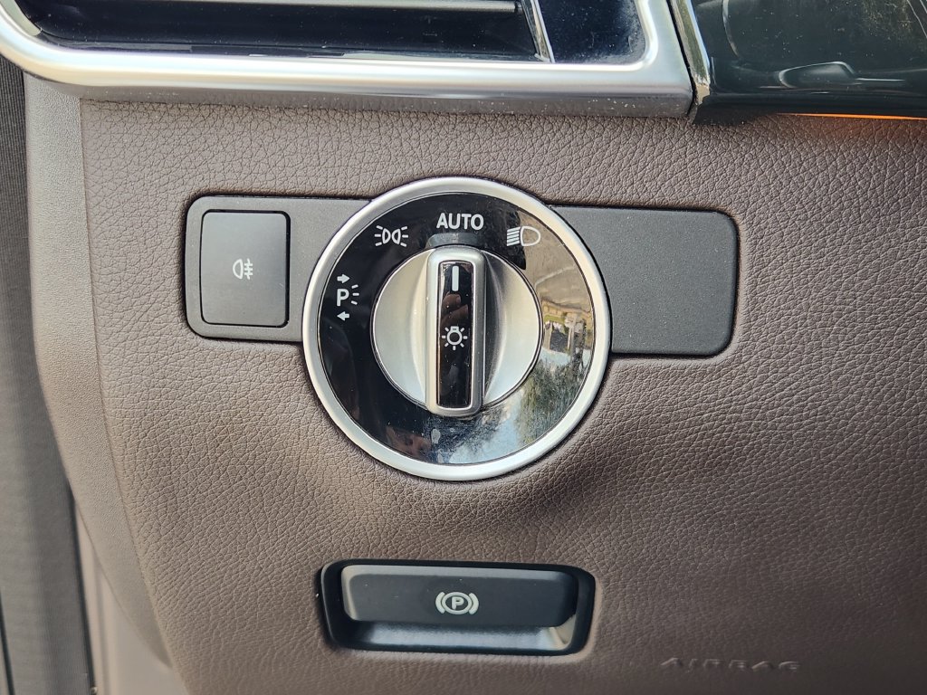 Used 2018 Mercedes-Benz GLS 450 4MATIC image 21
