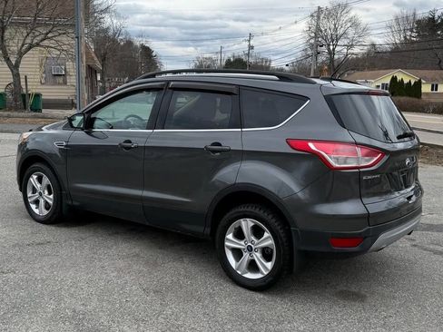 Used 2016 Ford Escape SE w/ Equipment Group 201A image 2