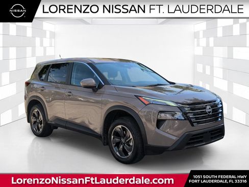 Certified 2025 Nissan Rogue SV AWD/4WD image 1