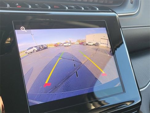 Used 2023 Jeep Grand Cherokee L Laredo image 6