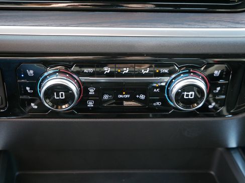 New 2026 GMC Sierra 1500 SLT w/ SLT Premium Plus Package AWD/4WD image 8