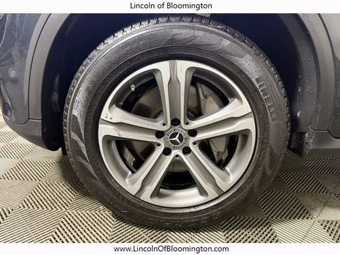 Used 2022 Mercedes-Benz GLC 300 4MATIC image 11