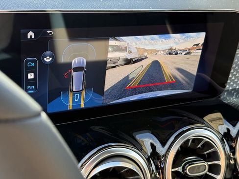 New 2026 Mercedes-Benz GLB 250 250 4MATIC image 20