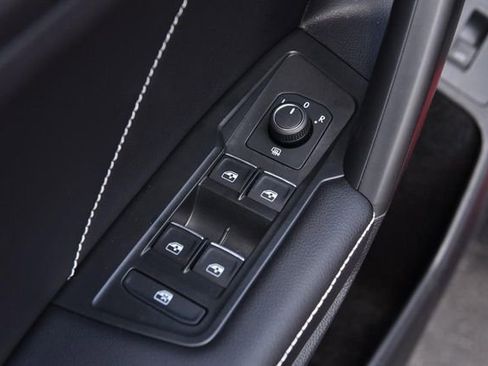 Certified 2024 Volkswagen Tiguan SE R-Line AWD/4WD image 8
