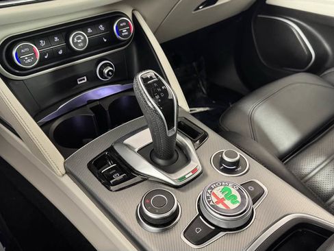 Used 2020 Alfa Romeo Stelvio Ti Sport w/ Quick Order Package 22S Sport AWD/4WD image 21