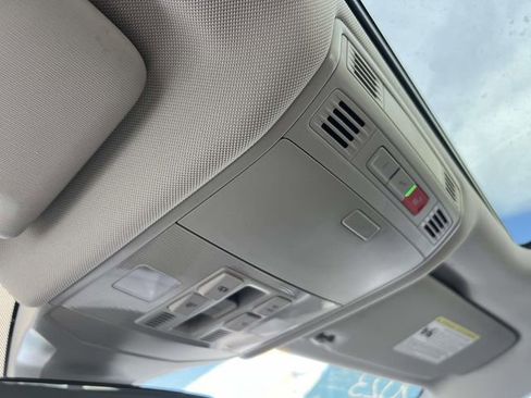 Certified 2023 Volkswagen Jetta SE w/ Panoramic Sunroof Package image 33