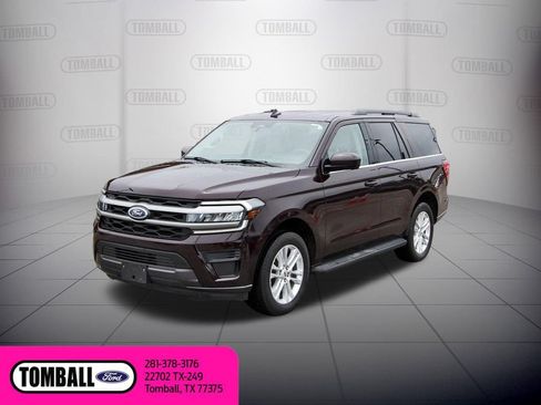 Certified 2024 Ford Expedition XLT RWD image 3