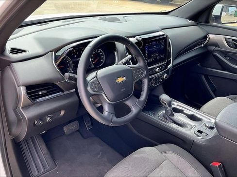 Used 2023 Chevrolet Traverse LT FWD image 14