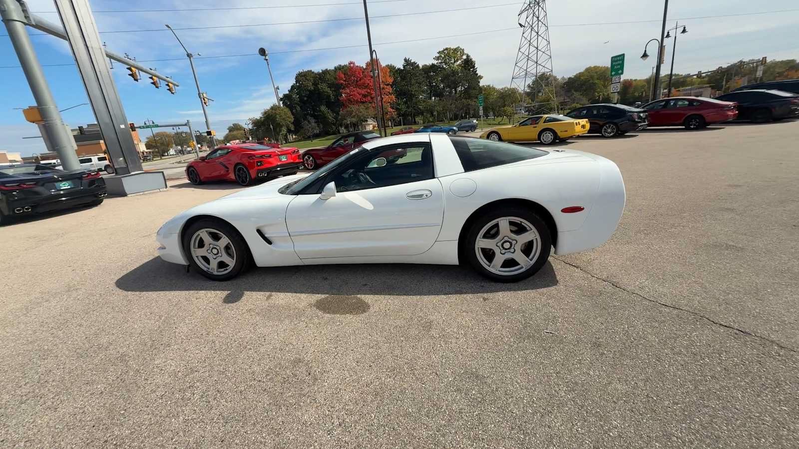 Used 1998 Chevrolet Corvette Coupe w/ Memory Pkg RWD image 5