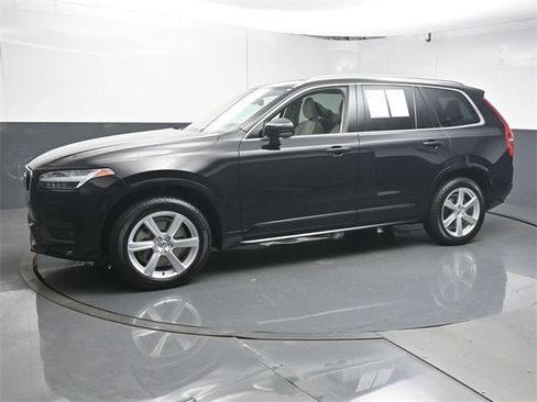 Used 2021 Volvo XC90 T5 Momentum w/ Climate Package image 4