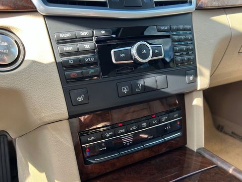 Used 2013 Mercedes-Benz E 350 Sedan image 54