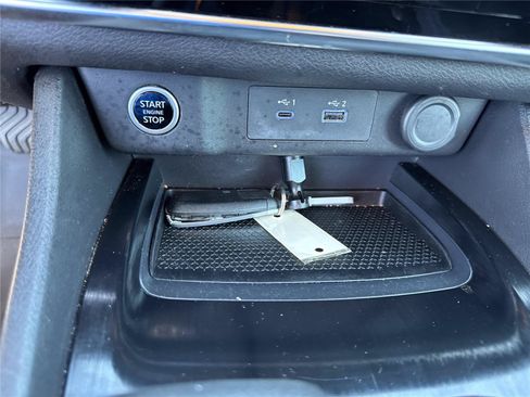 Used 2023 Nissan Rogue S FWD image 25