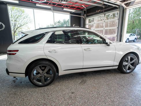 Used 2025 Genesis GV70 2.5T w/ Sport Prestige Package image 4