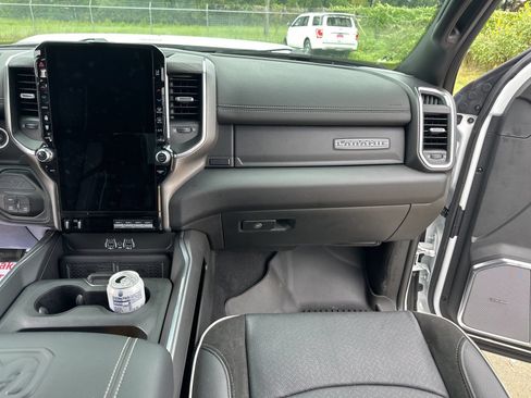 Used 2026 RAM 2500 Laramie AWD/4WD image 19