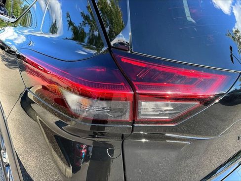 Certified 2024 Nissan Rogue SL AWD/4WD image 33