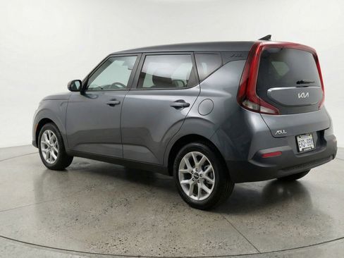 Used 2025 Kia Soul LX w/ LX Technology Package FWD image 6