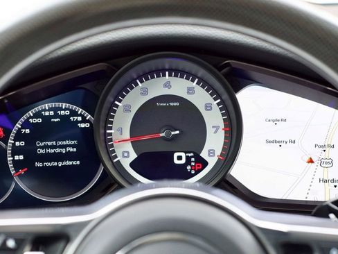 Used 2019 Porsche Panamera image 22