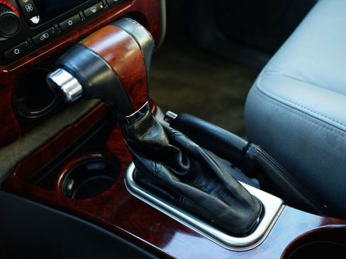 Used 2006 GMC Envoy Denali image 17