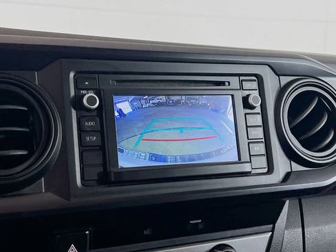 Used 2017 Toyota Tacoma SR image 10