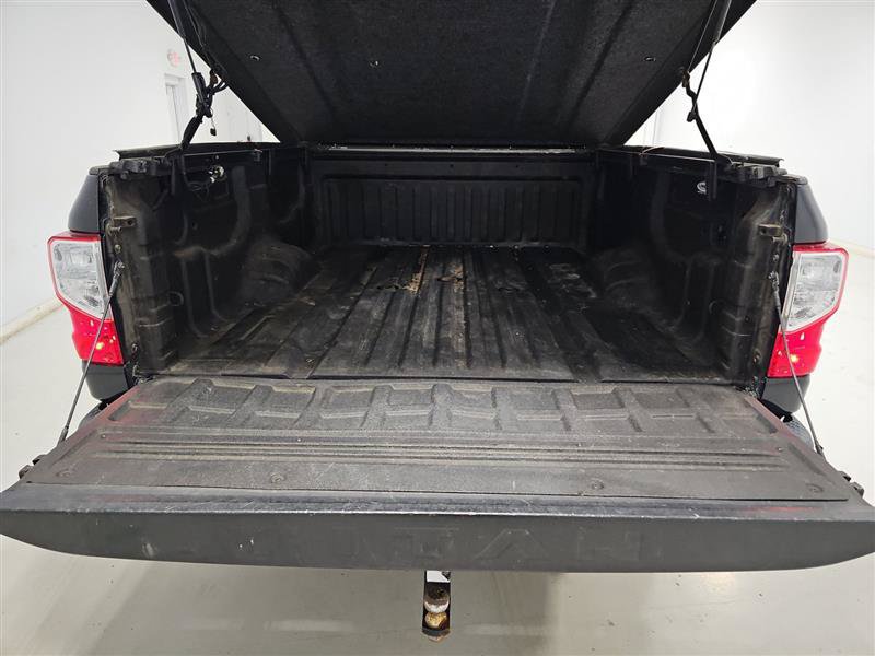 Used 2019 Nissan Titan SV w/ SV Convenience Package AWD/4WD image 7