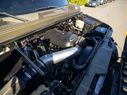 Used 2005 HUMMER H2 SUT w/ Preferred Equipment Group image 34