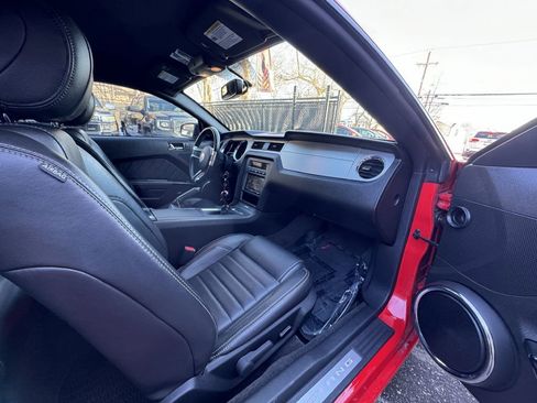 Used 2013 Ford Mustang GT Premium w/ Comfort Pkg image 16