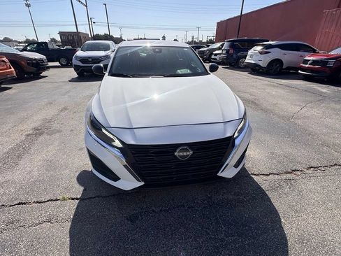 Used 2024 Nissan Altima 2.5 S FWD image 10