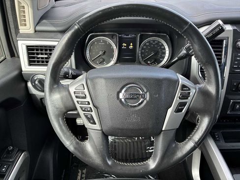 Used 2017 Nissan Titan S AWD/4WD image 11