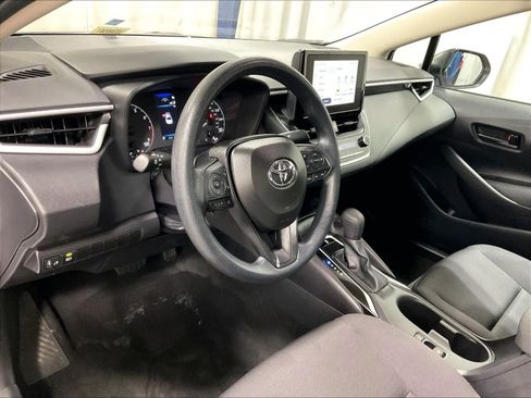 Used 2025 Toyota Corolla LE image 8