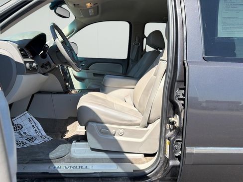 Used 2011 Chevrolet Tahoe LTZ AWD/4WD image 13