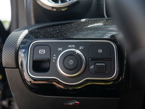 Used 2020 Mercedes-Benz CLA 250 4MATIC image 36
