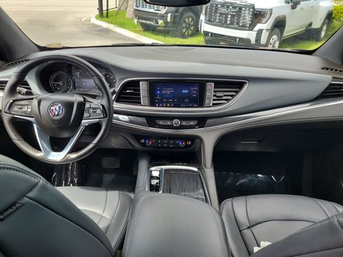 Used 2022 Buick Enclave Essence FWD image 18