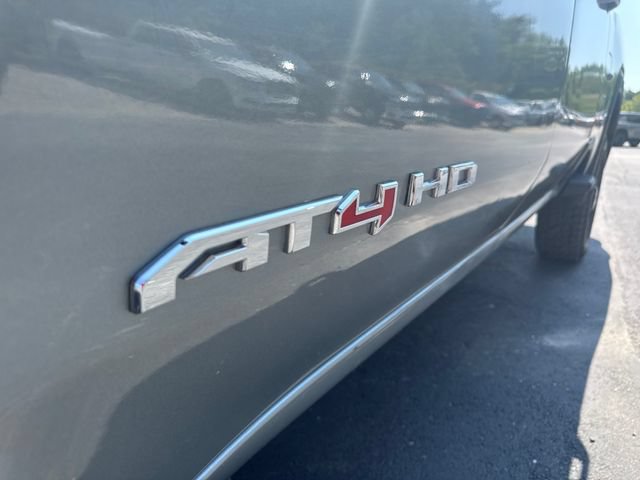 Used 2026 GMC Sierra 2500 AT4 AWD/4WD image 3