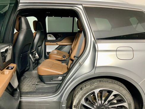Used 2020 Lincoln Aviator Reserve w/ Equipment Group 202A image 25