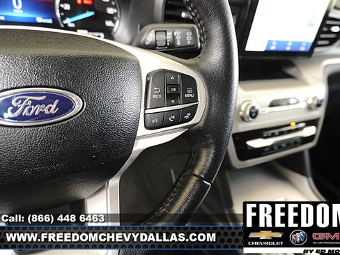 Used 2023 Ford Explorer XLT AWD/4WD image 22