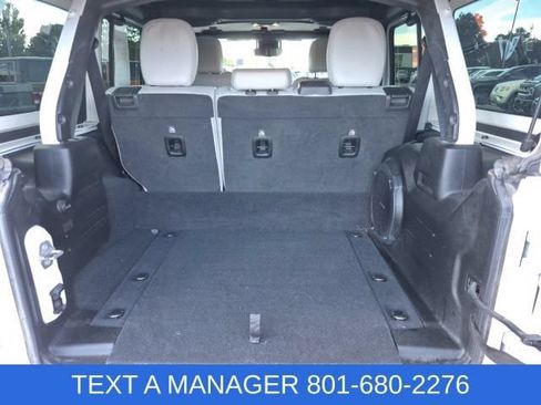 Used 2022 Jeep Wrangler Unlimited Sahara AWD/4WD image 21