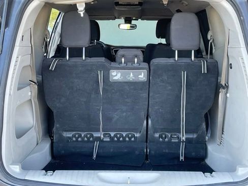 Used 2018 Chrysler Pacifica Touring Plus w/ Tire & Wheel Group FWD image 16