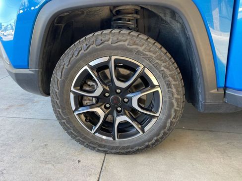 Used 2025 Jeep Compass Trailhawk image 29