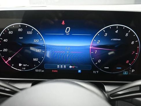 Used 2026 Mercedes-Benz GLC 300 image 10