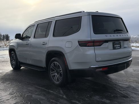 Used 2024 Jeep Wagoneer 4WD w/ Premium Group I image 33