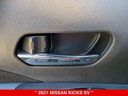 Used 2021 Nissan Kicks SV FWD image 11