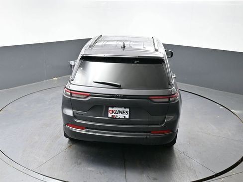 New 2026 Jeep Grand Cherokee Limited w/ Limited Altitude Package AWD/4WD image 36