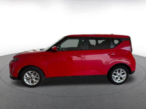 Used 2025 Kia Soul LX w/ LX Technology Package FWD image 6