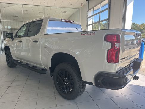 New 2026 Chevrolet Silverado 1500 Custom Trail Boss w/ LPO, Dark Essentials Package image 6