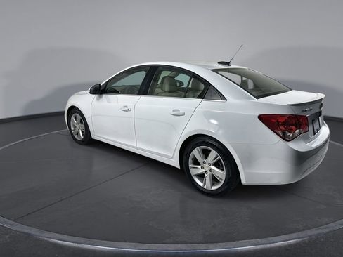 Used 2015 Chevrolet Cruze Diesel w/ Sun And Sound Package FWD image 6